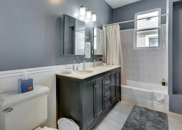 Warm & Comforting 4Br 2Ba In Andersonville *